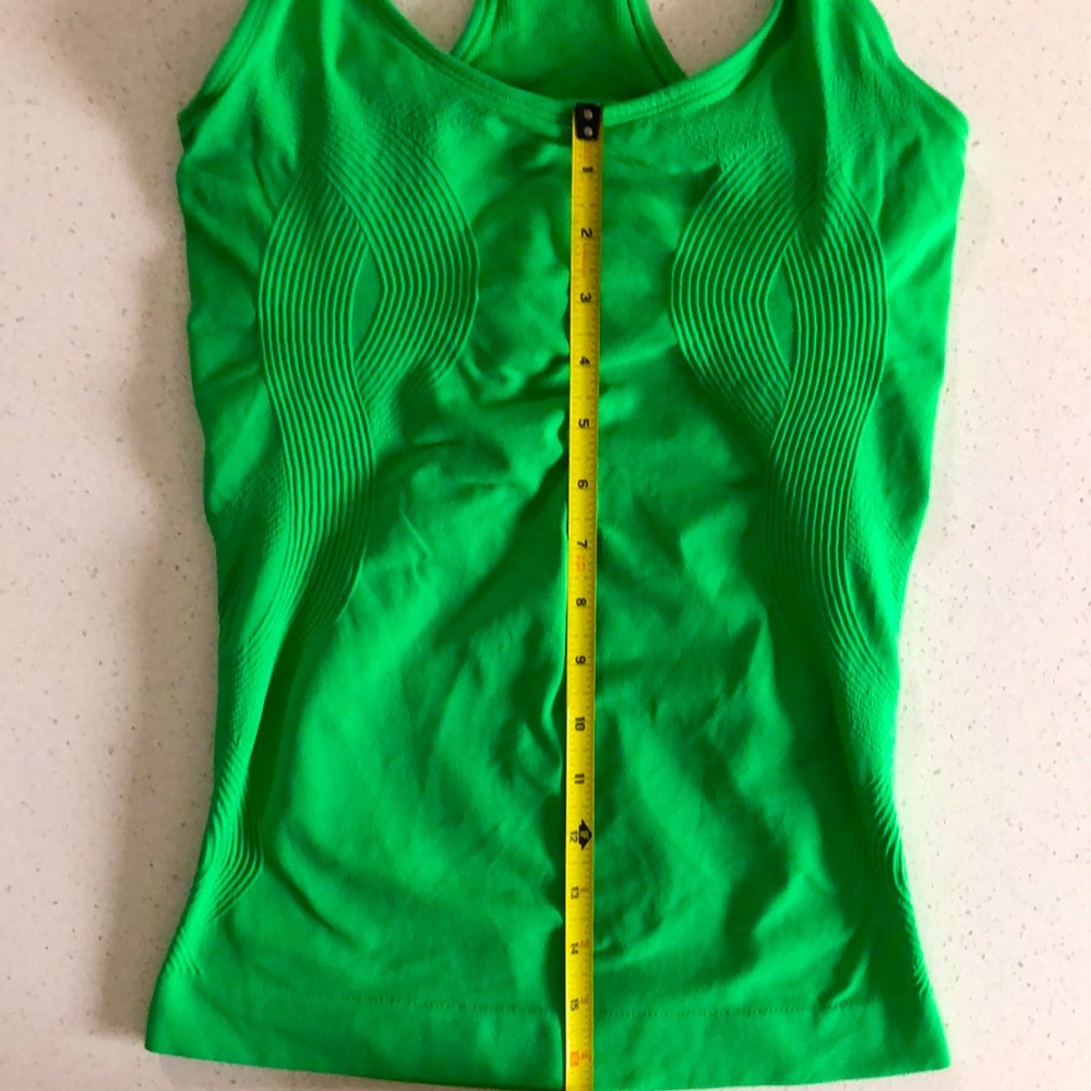 Athletic Essentials Work-Out Top Medium - Picture 4 of 5